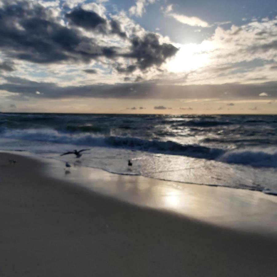 Nadmorskie Apartamenty Ustka Esterno foto